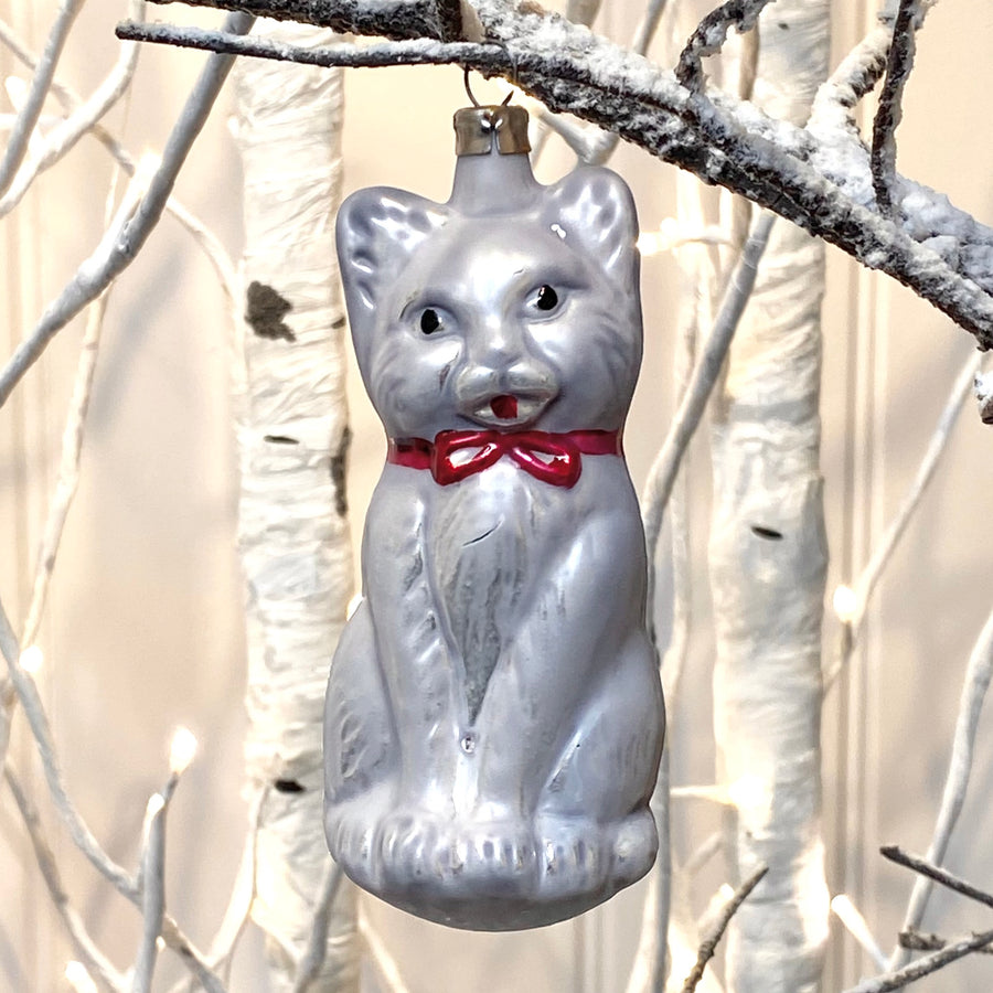 Vintage Cat with Bow Decoration